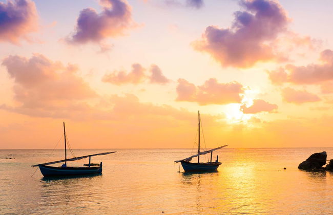 Giro in catamarano al tramonto - Foto 1