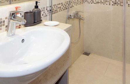 Spacious Studio Apartment - Photo 17