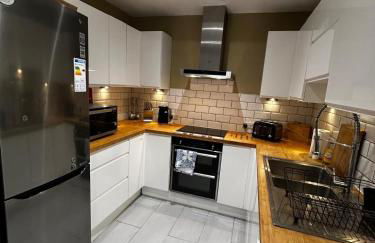 Selby House - Large 3 Bed Victorian Property in Portsmouth - Sleeps 5 - Photo 20