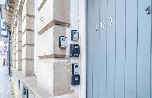 Modern Derby Studio - Sleeps 4, Close to Amenities & Parking - Foto 26