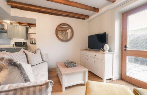 Mycock Cottage - Photo 16