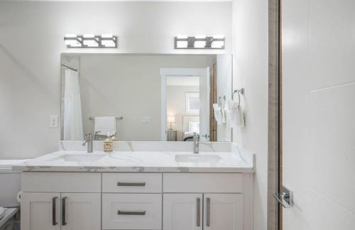 Perch - Modern Seattle Retreat w/ AC, Garage & Decks - Foto 49