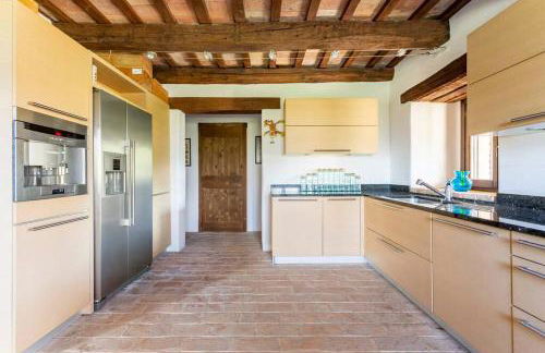 Luxury Villa with Pool, Stunning Location - Foto 15