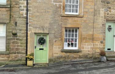 Carr’s cottage Eyam Peak District, - Photo 1