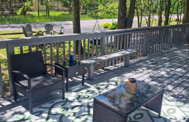 Fun Home in Pocono with Gameroom-Firpit-BBQ Grill-TV and AC in all rooms - Foto 53