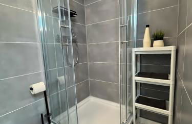 Modern Basement Apt near Phantasialand & Cologne - Foto 5