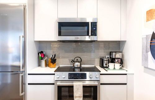 Luxury Apt Seaport with Pool - Photo 5