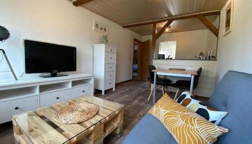 Schöne Dachgeschosswohnung - Foto 2