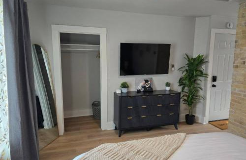 Stylish Modern Studio in Vibrant Walker's Point - Foto 9