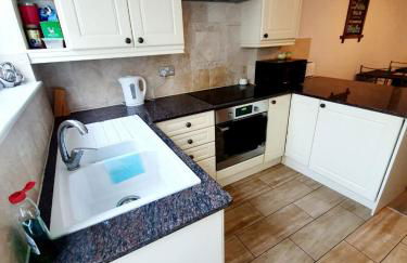 Beautiful 3 Bedroom House at the Sea Front - Amazing Location - Foto 15