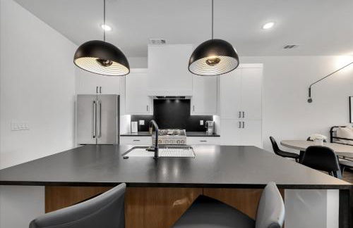 204- Modern retreat w elevator & BBQ - Foto 30