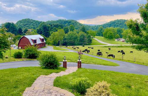 Abingdon Family Getaway with Porch and Views! - Photo 1