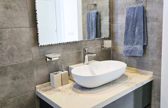 Serene Three-bedroom Retreat in Unforgettable Setting - Foto 20