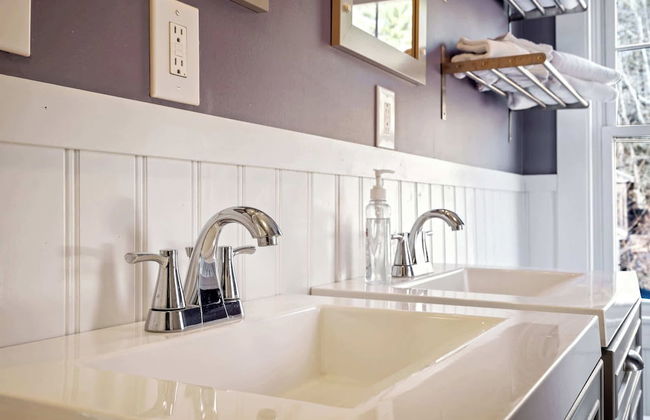 Ogunquit Village 4BR Walk to Beach, Dining & Town Center - Photo 39