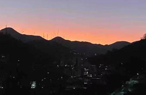 Maravilha na serra - próximo ao centro - Foto 41