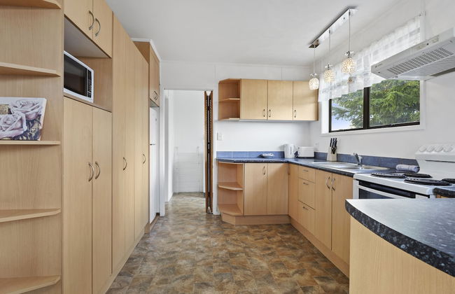 Family 3BR Home with Netflix&Fenced Yard - Foto 14