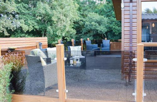 Riverside Lodge - Photo 20