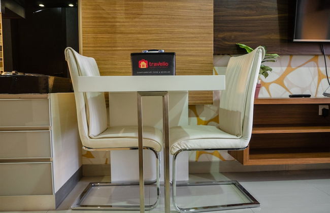 Luxurious 1BR At Dago Suites Apartment - Foto 13