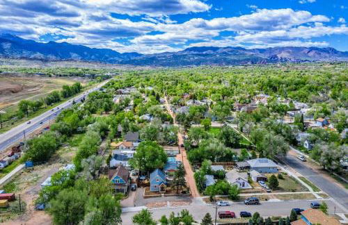 The Vibrant Victorian Hot Tub & Fire Pit in OCC - Foto 33