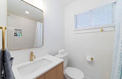 Pickleball-Basketball Oasis-Pool & Spacious Home - Photo 10