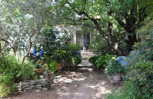 jolie location, maison avec piscine et joli jardin fleuri, à oppède dans le luberon en provence – 6 personnes - Foto 11