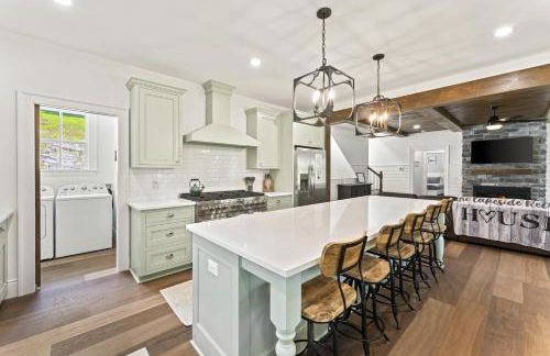 Lakeside Retreat Sleeps 22 Dock Grill Game Room - Foto 10