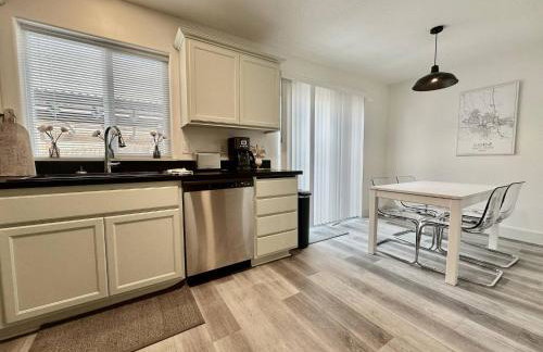 Duck Den - 3BR Near UofO Campus - Photo 6