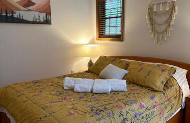 Pocono Hideout Family Home with Hot Tub Deck Sunroom Pool Big Bass Lake Larsen Lake Gouldsboro Clifton Township - Foto 29