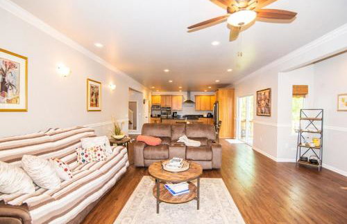 Serene Four Bedroom Lakefront Home - Foto 8