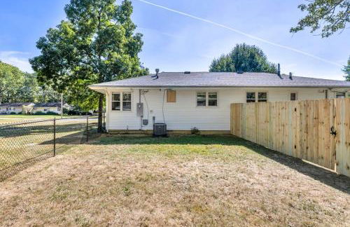 Fenced & Pet-Friendly! Modern 2BR Retreat! CLE-BW - Foto 28