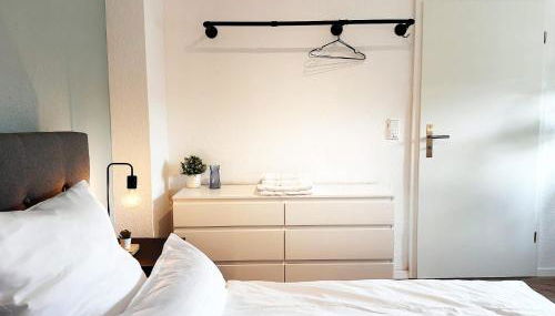 60qm Apartment mit 2 Betten in Viersen - Central - High ceiling - Foto 3, wardrobe