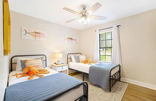 Gritz & Giggles, Where Southern Charm Meets Belly Laughs - Foto 4