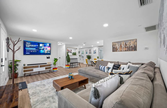 Paradise Haven- Amazing 4BR Oasis With Pool - Foto 19