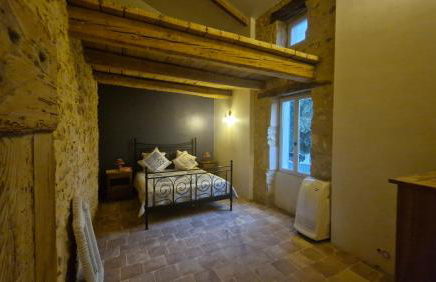 Beautiful Farmhouse with large swimming pool within walking distance of a charming, lively village - Foto 16
