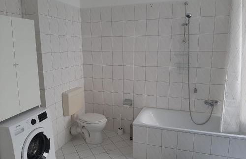 Zentrale 2-Zimmer-Wohnungen für Gruppen & Monteure, fußläufig zur Elbe & Shoppingcenter - Foto 9