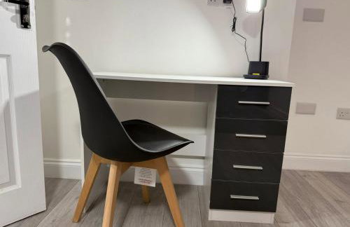 Cosy Six Bedroom House in Bedford Town - Foto 49