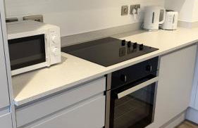 Joyful Group - Stylish 2 Bedroom Duplex with Sofa Bed in Salford M5 - Foto 4