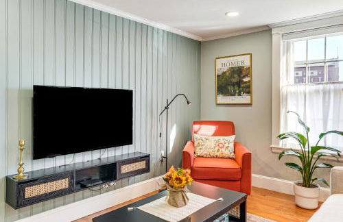 Walk to Constitution Beach Mid-Century Boston Gem - Foto 5