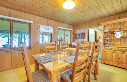 Waterfront Torch Lake Cottage with Dock and Fire Pit! - Foto 10