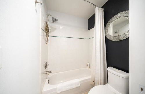 Modern Downtown Top Floor Penthouse With Bay Views - Foto 16