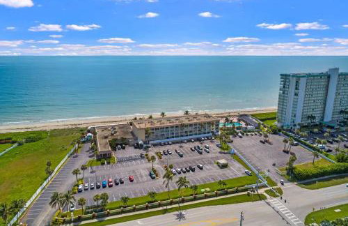 Hutchinson Island BeachFront Heated Pool Balcony Top Floor - Foto 24