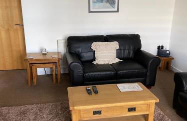 Lovely, Sleeps 6, 2 baths, Riverside Views, Parking, GY - Foto 12