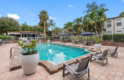 Contemporary 2BR Stay - Pool and Gym and Grill Area - Foto 2