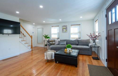 Elegant 4BR Home Yard 4 Parking in Dedham - Foto 3