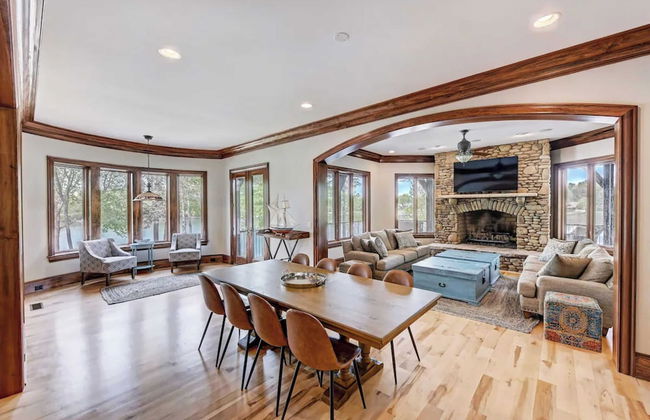 Lakefront, Private Dock+beach, Game Room Sunset Shores Resort: The Grand House - Foto 10