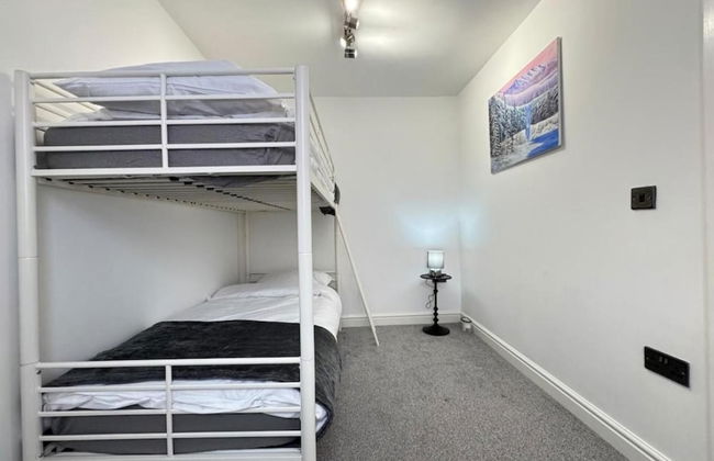 4 Guests - 2 Bedrooms - Parking - 9min City Centre - Photo 5