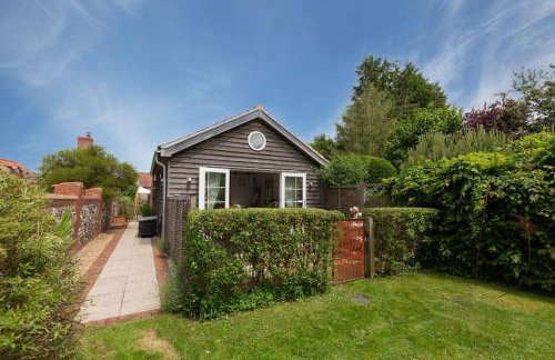 The Artist's Studio at Meadow Cottage - Photo 25