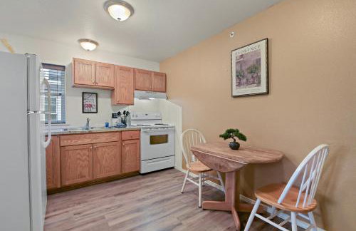 Maple Leaf Manor Suites - Photo 51