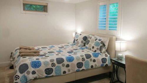 Contemporary 3 Bedroom Apt with Sauna in Woods - Foto 5