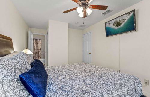 Sunkist Getaway - Photo 14